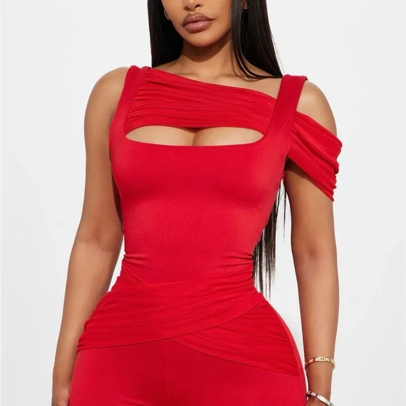 Elegant Red Women's Jumpsuit - Picture 2 of 3